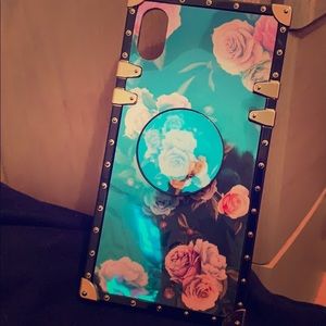 iPhone X flower case and matching pop socket
